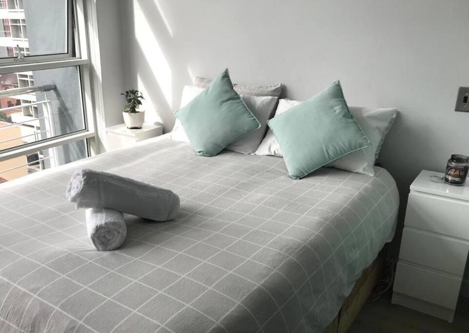 Stunning Studio Apartment In Cbd كيب تاون المظهر الخارجي الصورة